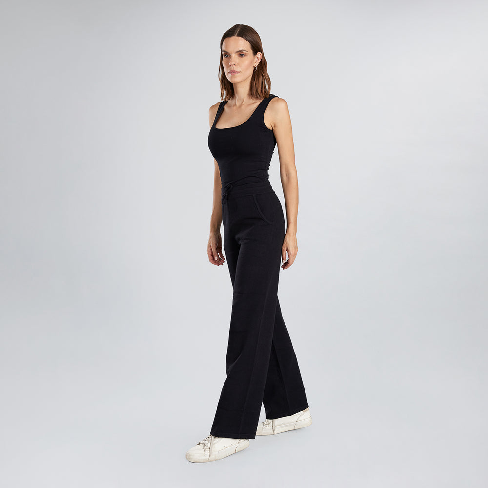 
                  
                    Pantalón Comfy Jareta
                  
                
