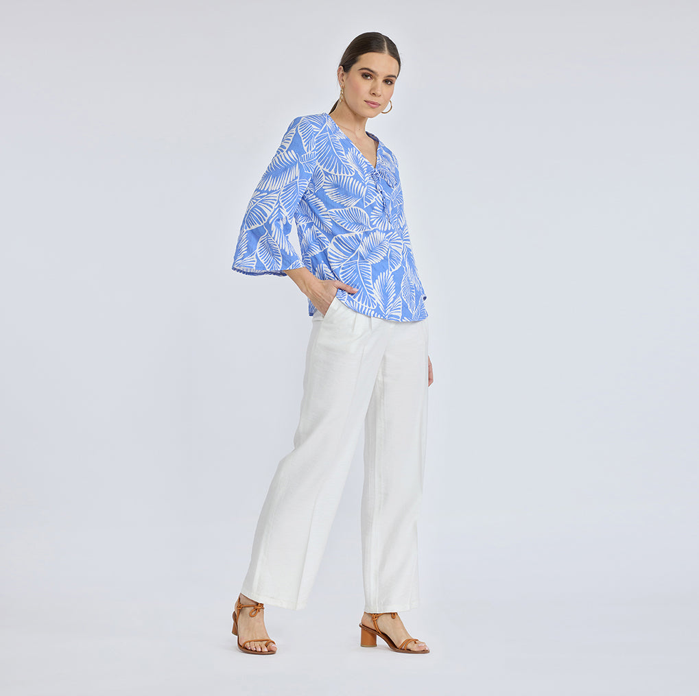 
                  
                    Blusa Leafy Luxe
                  
                