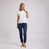 Blusa de cuello redondo y detalles de botones 