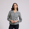 Camisa estilo clásica con cuello en V