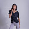 Blusa de manga corta con nudo frontal