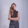 Blusa con cintos y espalda descubierta