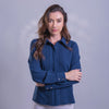 Blusa con cuello camisero y frente drapeado