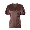 Blusa satinada de diseño cruzado