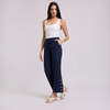 Pantalón con bolsas frontales