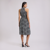 vestido de polkadots escote cruzado