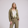 Blazer desestructurado con holanes