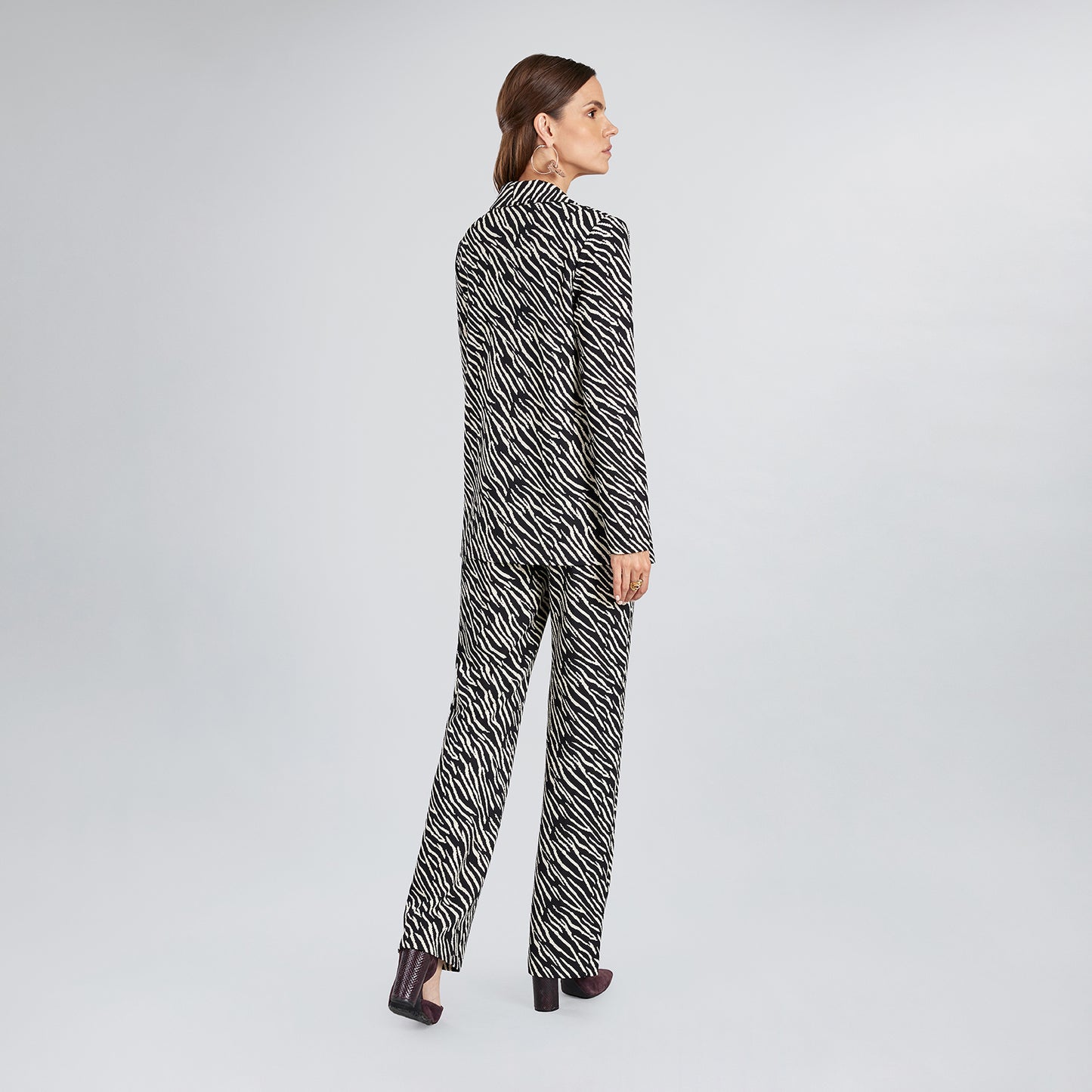 
                  
                    Saco Animal Print
                  
                