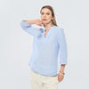 Blusa con flores bordadas