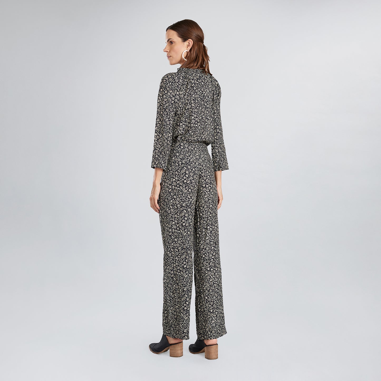 
                  
                    Pantalón Floral Recto
                  
                