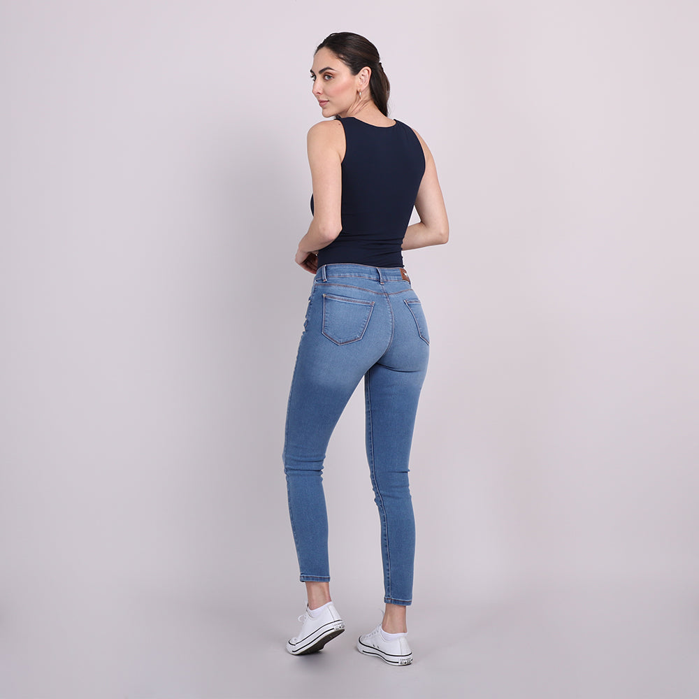 
                  
                    Jeans Romina
                  
                