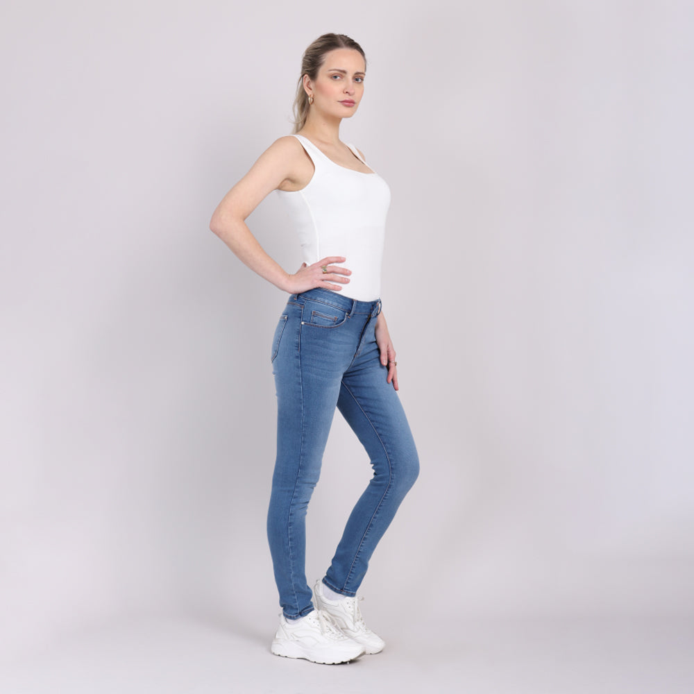 
                  
                    Jeans Romina
                  
                